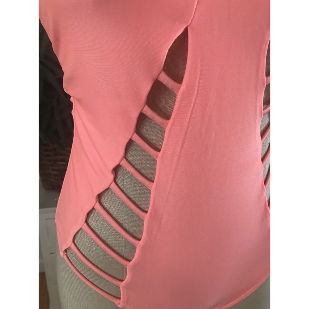 One Piece - Picture 2 of 5